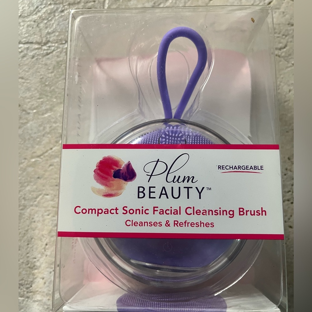 Plum Beauty Mini Sonic Facial Brush